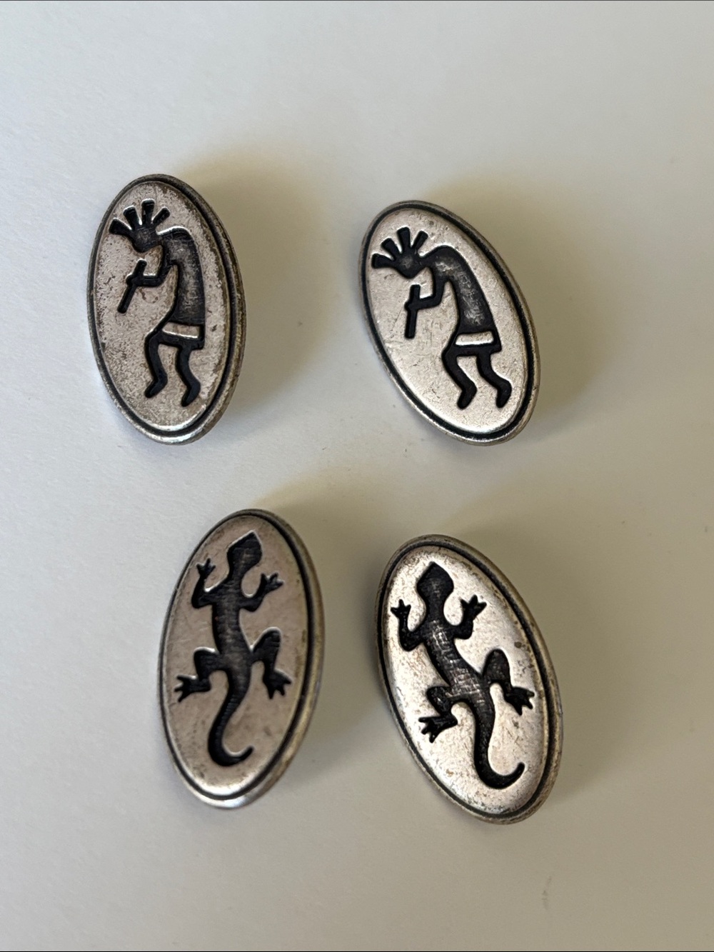 Vintage set of 4 kokopelli and gecko buttons